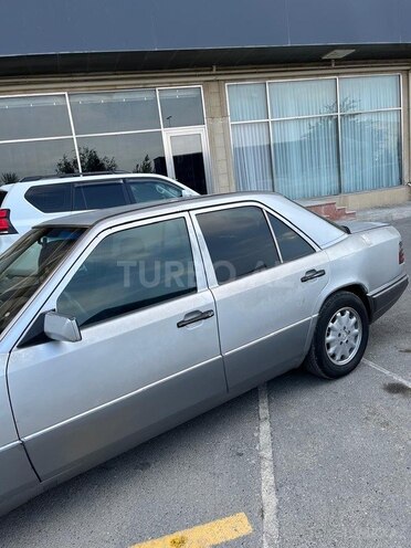 Mercedes E 200 1995, 358,088 km - 2.0 l - Bakı