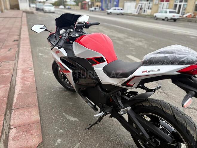 Yamaha R15-2