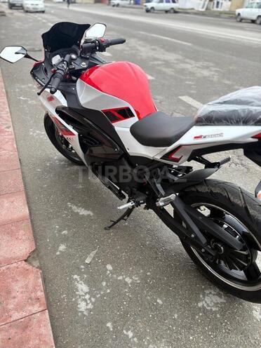 Yamaha R15-6