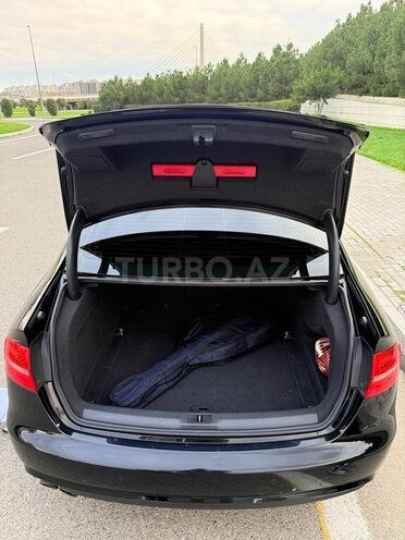 Audi A4 2015, 121,300 km - 1.8 л - Bakı