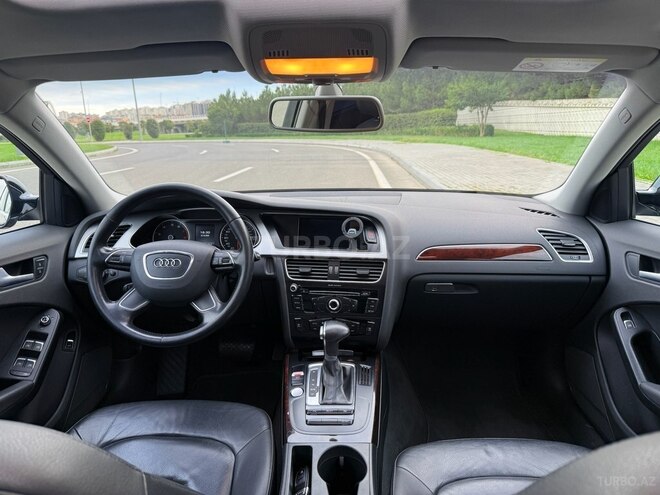 Audi A4 2015, 121,300 km - 1.8 л - Bakı