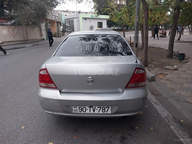 Nissan Sunny 2011, 390,000 km - 1.6 l - Bakı