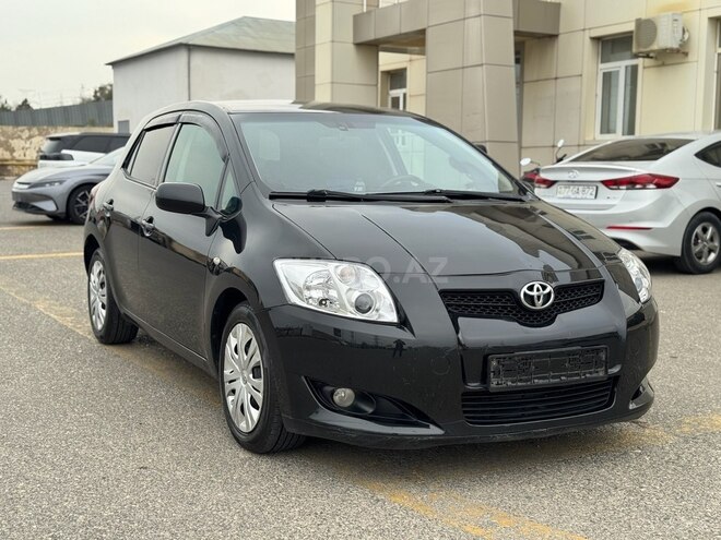 Toyota Auris-2