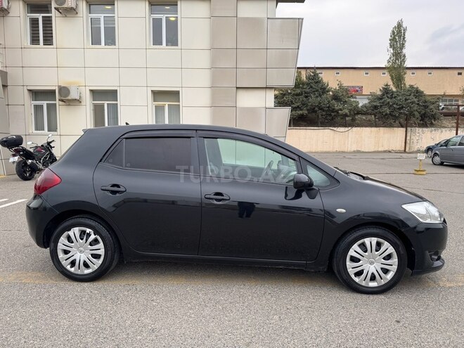 Toyota Auris-5