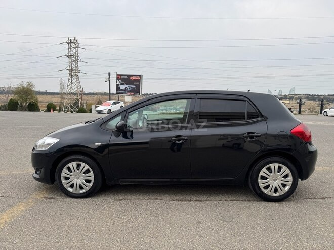 Toyota Auris-4