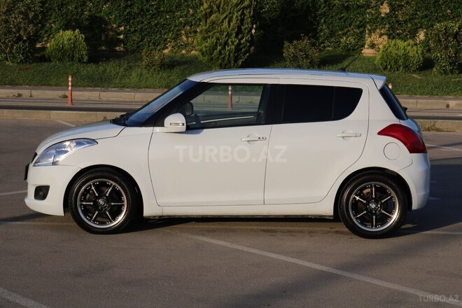 Suzuki Swift-10