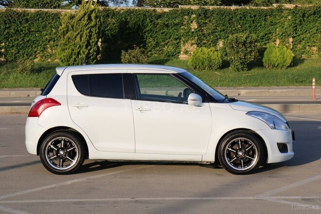 Suzuki Swift-7