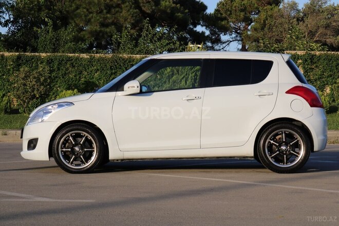 Suzuki Swift-9