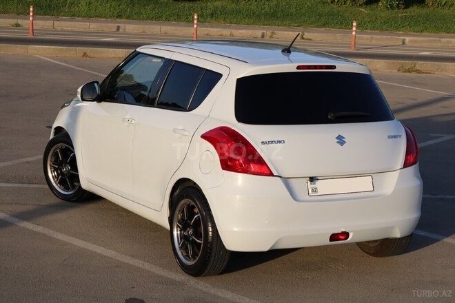 Suzuki Swift-14