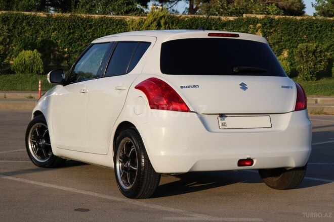 Suzuki Swift-13
