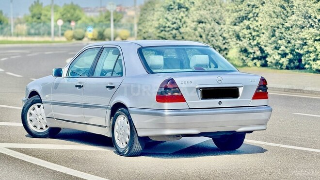 Mercedes C 220 2000, 389,000 km - 2.2 l - Bakı