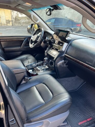 Toyota Land Cruiser-17