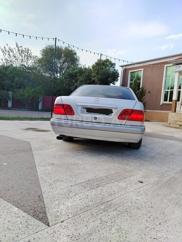 Mercedes E 220 1996, 450,967 km - 2.2 л - Masallı