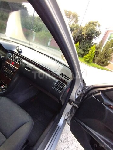 Mercedes E 220 1996, 450,967 km - 2.2 л - Masallı