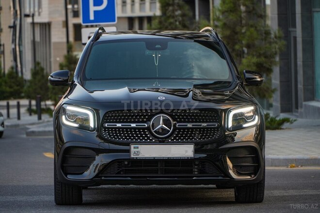 Mercedes GLB 250 4MATIC-1