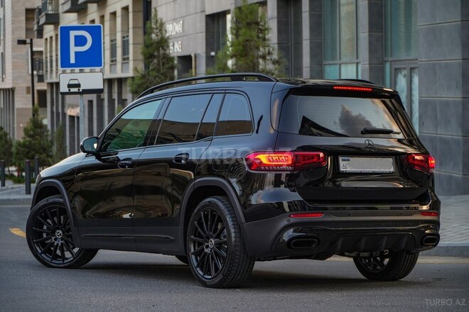 Mercedes GLB 250 4MATIC-3