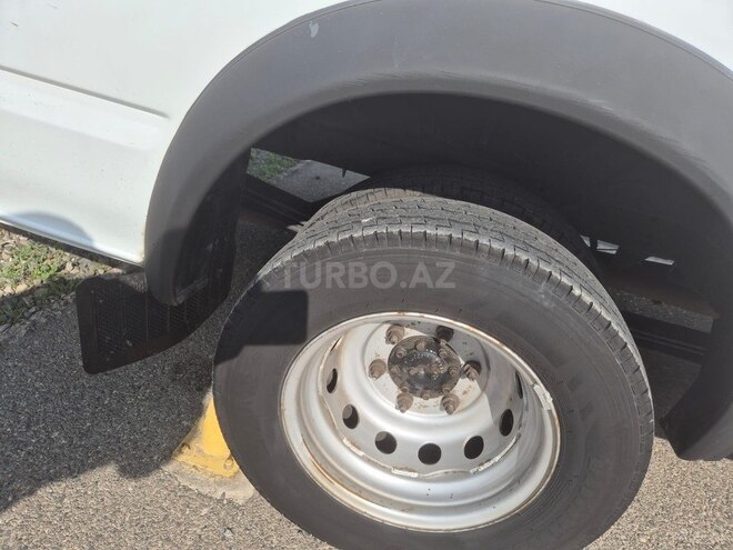 Ford Transit-5