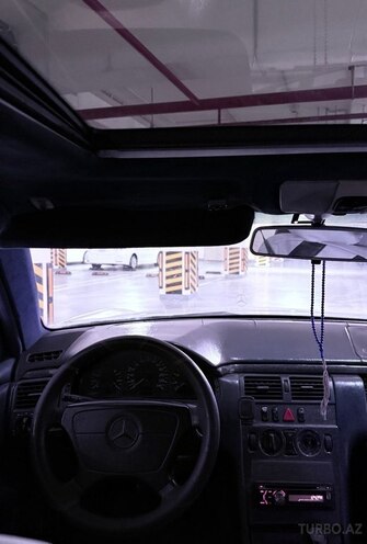 Mercedes E 230 1998, 275,000 km - 2.3 l - Bakı