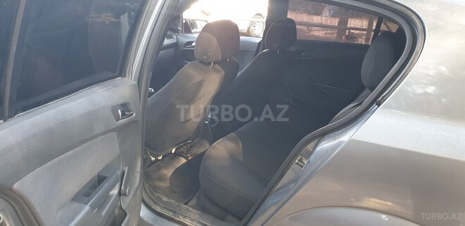 Opel Astra 2005, 500,560 km - 1.3 l - Qazax