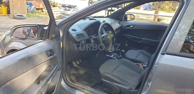 Opel Astra 2005, 500,560 km - 1.3 l - Qazax