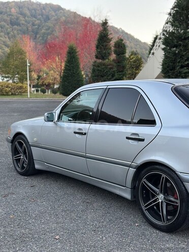 Mercedes C 200 1999, 315,000 km - 2.0 l - Qəbələ