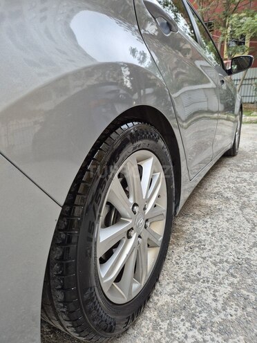 Hyundai Elantra 2015, 214,448 km - 1.8 l - Bakı