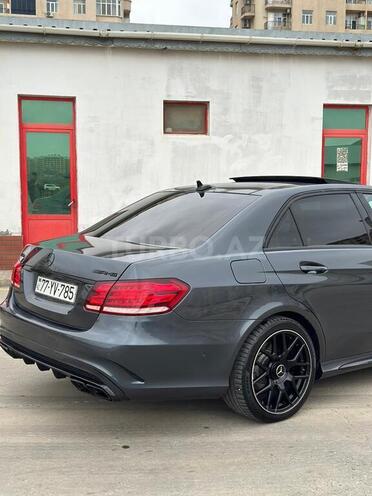 Mercedes E 250 4MATIC 2015, 157,500 km - 2.1 л - Bakı