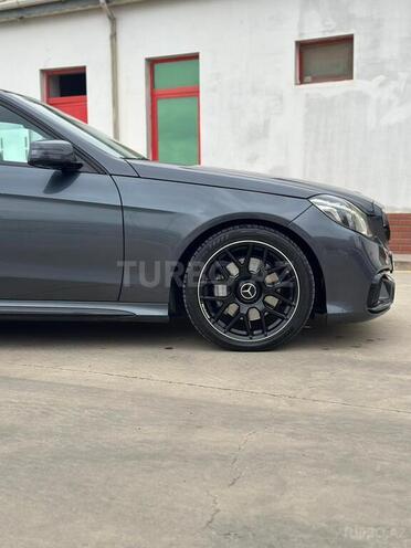 Mercedes E 250 4MATIC 2015, 157,500 km - 2.1 л - Bakı