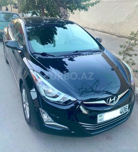 Hyundai Elantra 2015, 167,000 km - 1.8 l - 