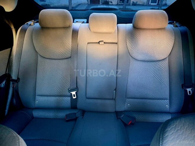 Hyundai Elantra 2015, 167,000 km - 1.8 l - 
