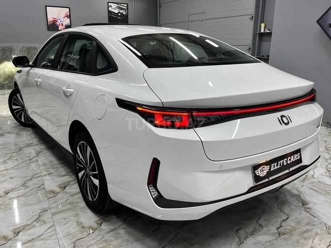 Changan Qiyuan A05-8