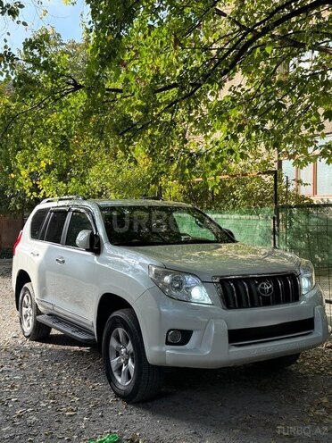Toyota Land Cruiser Prado 2010, 110,000 km - 2.7 л - Şəki