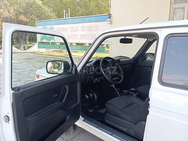 LADA (VAZ) Niva 2024, 37,000 km - 1.7 l - Gəncə