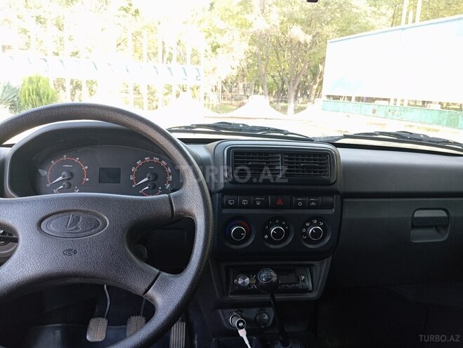 LADA (VAZ) Niva 2024, 37,000 km - 1.7 l - Gəncə