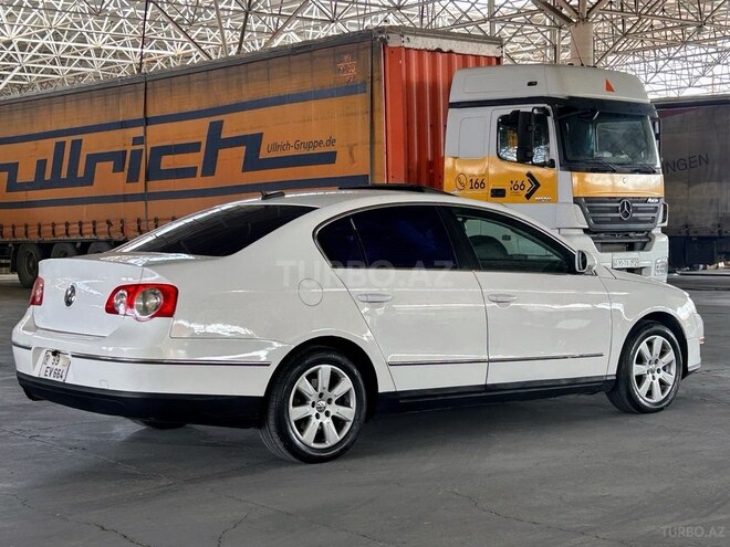 Volkswagen Passat 2005, 345,000 km - 2.0 l - Gəncə
