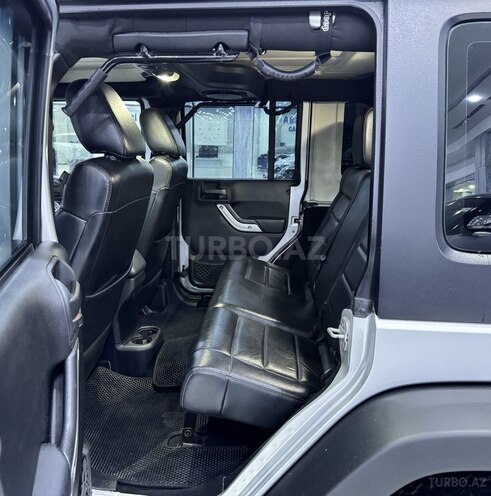 Jeep Wrangler-14