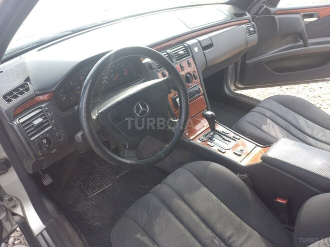 Mercedes E 230 1996, 312,456 km - 2.3 l - Bakı