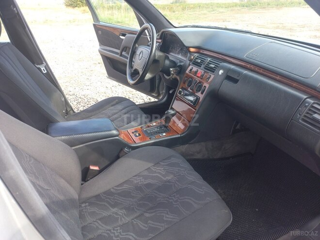 Mercedes E 230 1996, 312,456 km - 2.3 l - Bakı