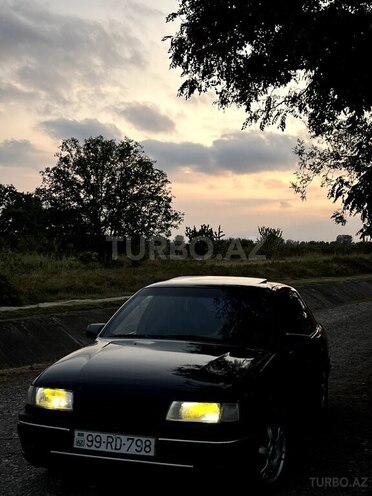 Opel Vectra 1994, 260,000 km - 2.0 l - Xaçmaz
