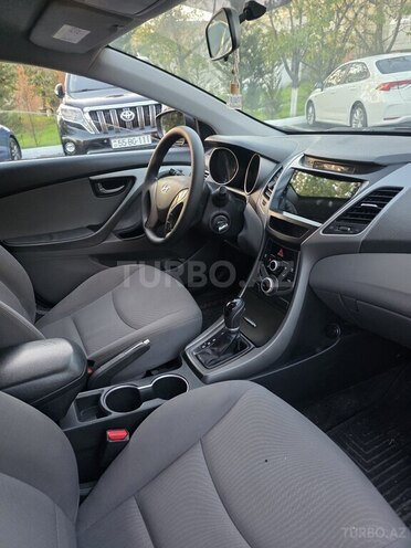 Hyundai Elantra 2015, 217,261 km - 1.8 л - Şəki