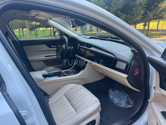 Jaguar XF-3