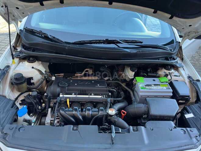 Hyundai Accent 2013, 130,000 km - 1.4 l - Gəncə