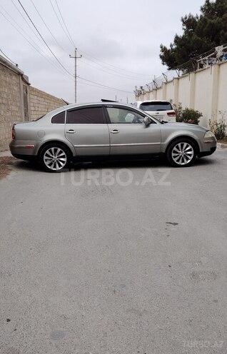 Volkswagen Passat 2004, 213,452 km - 1.8 л - Bakı