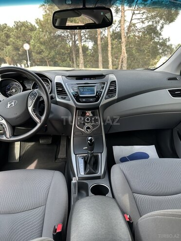 Hyundai Elantra 2015, 201,168 km - 1.8 l - Bakı