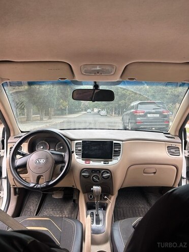 Kia Rio 2011, 400,000 km - 1.4 l - Bakı