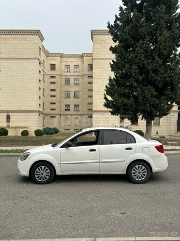 Kia Rio 2011, 400,000 km - 1.4 l - Bakı