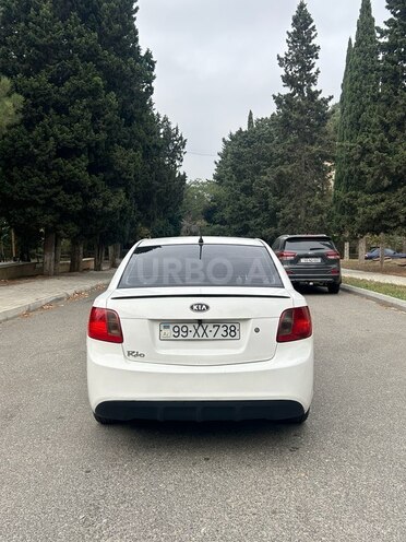 Kia Rio 2011, 400,000 km - 1.4 l - Bakı