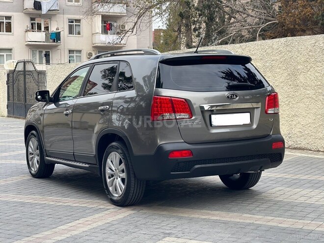 Kia Sorento 2011, 287,000 km - 2.0 l - Sumqayıt