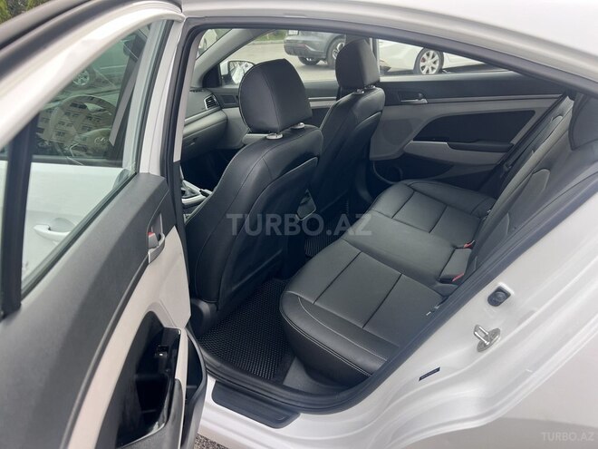 Hyundai Elantra 2017, 131,701 km - 2.0 л - Bakı