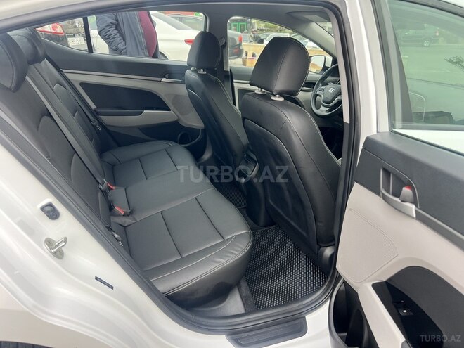 Hyundai Elantra 2017, 131,701 km - 2.0 л - Bakı